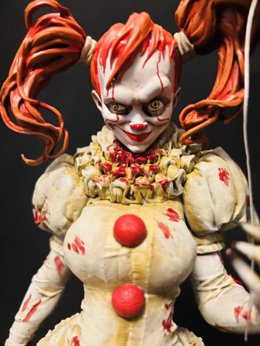 ArtiStiKnstuff's tweet photo. Pennywise Girl - sculpted by Prey Collection Studio, the figure and balloon are a 2:1 mix of standard to ABS like resin, the base is PLA and was painted with airbrush and paintbrush with acrylics. https://t.co/zHa70KaeEt