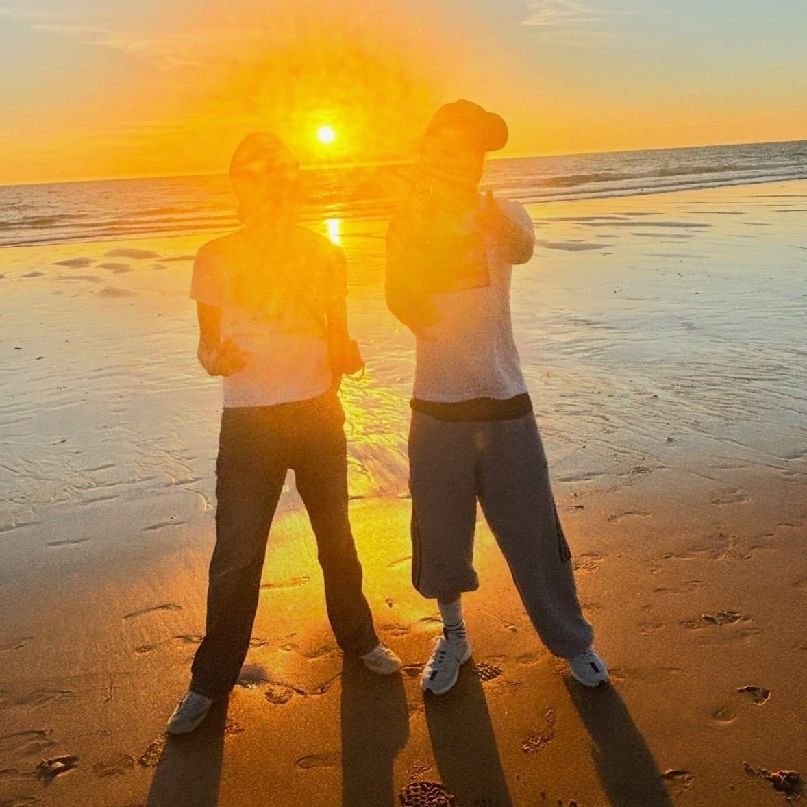 gabeecityy's tweet photo. bladee is making the sun explode https://t.co/1gkHZ1Itag