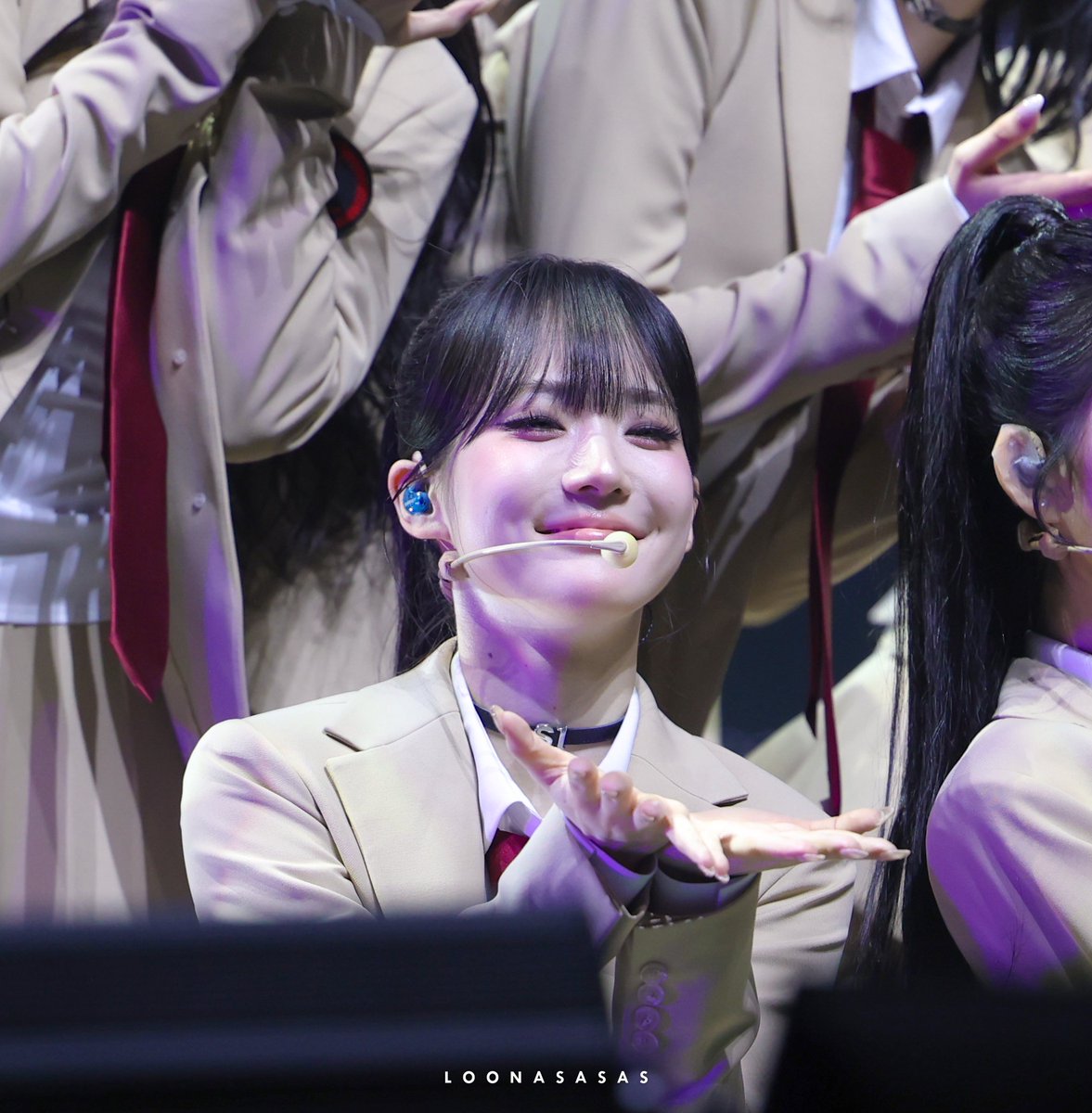 LOONASASAS's tweet photo. 2026.10.10
ANDLESS in Seoul

귀여워...귀여워...귀여워...

#tripleS #트리플에스 #윤서연 #SeoYeon https://t.co/VWBkINg2nP