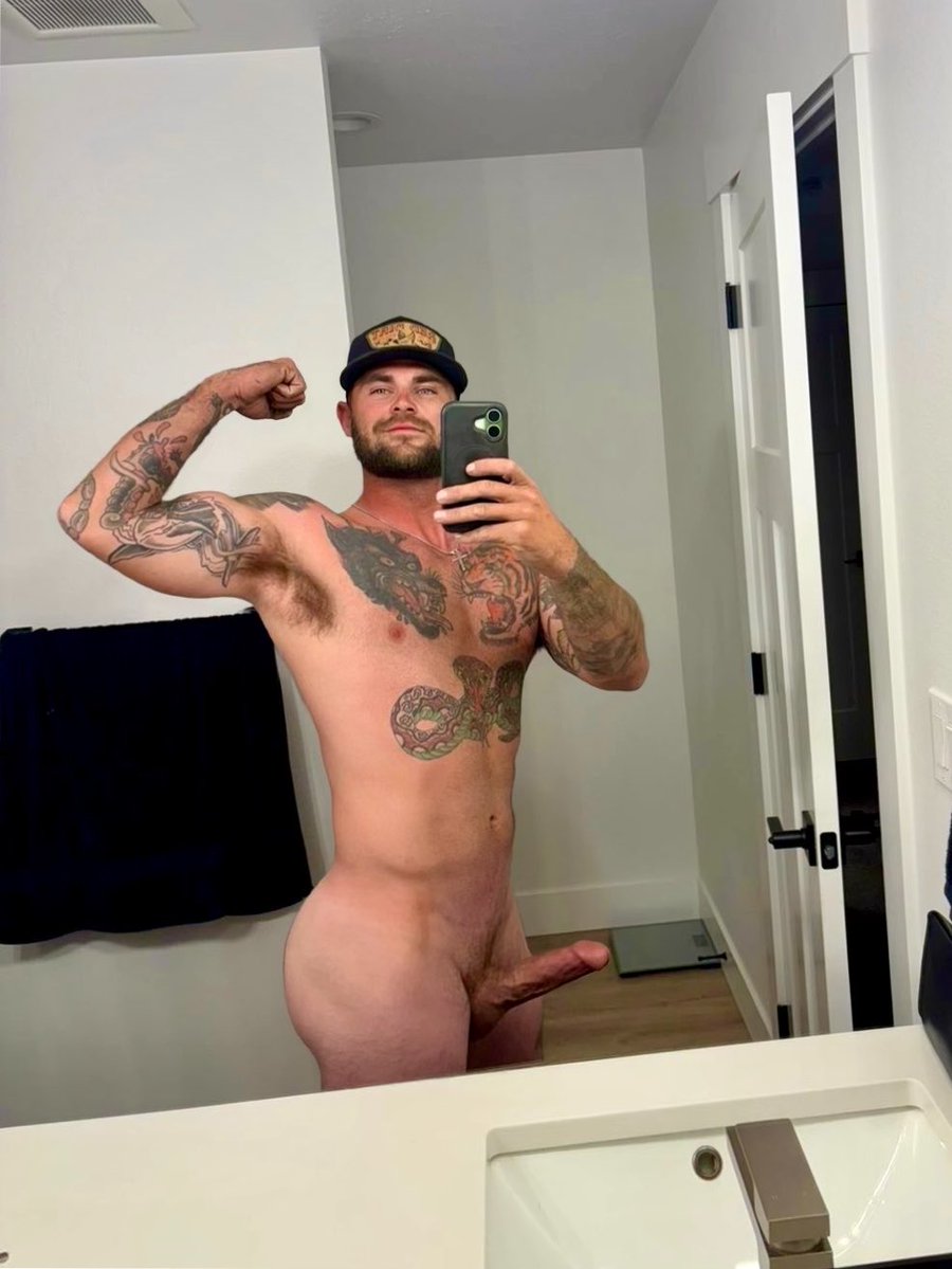 Braxton_tate19's tweet photo. Let’s chat? 💬 Responding to ALL DM’s on my 🌶️ page. Check the comments. 👇 https://t.co/dJDKpsHRZx