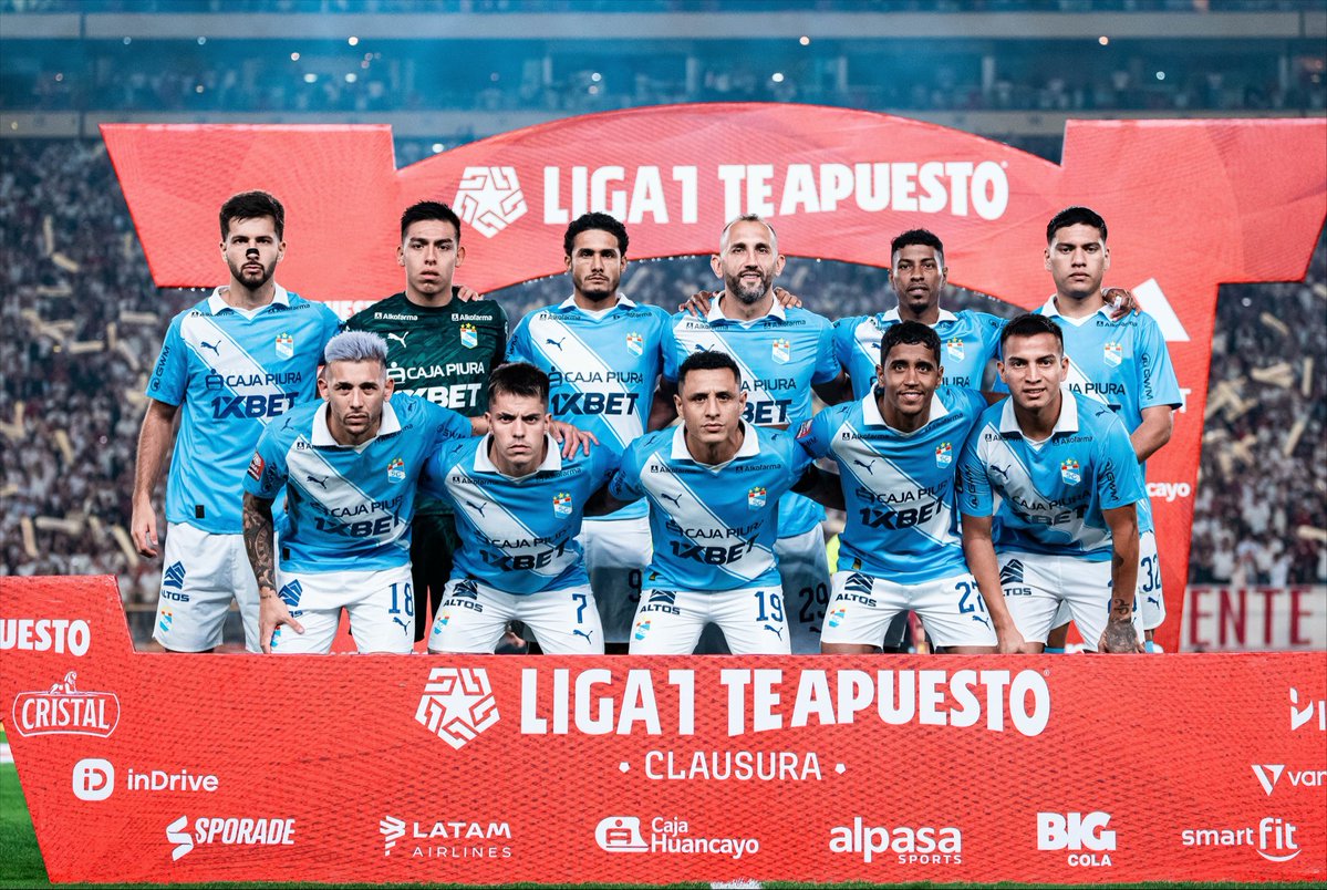 JeanMartinD's tweet photo. Enríquez; Sosa, Araujo, Lutiger, Cristiano; Álvarez, Yotún; Castro, González; Iberico y Hoyos. Así forma Sporting Cristal ante UTC. @RPPDeportes 

📸@amelgarejob https://t.co/olIXGzK4ek