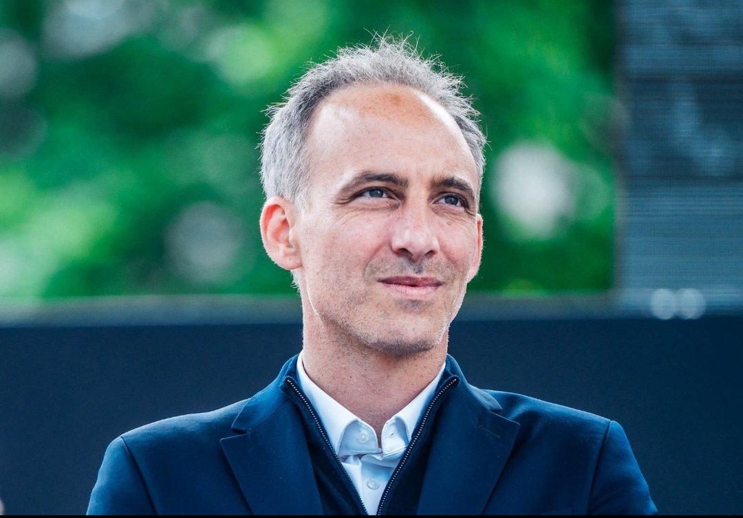 Oxitan30's tweet photo. Raphaël Glucksmann qui se voit déjà président..

Calme toi t'as juste gagné la primaire socialiste..

Pour faire 5% à la présidentielle.. 🤣🤣🤣 https://t.co/hPp5oCqAYl