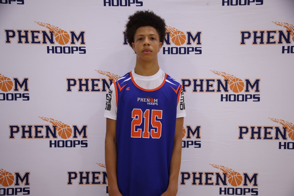 ty1ewis's tweet photo. 6’4 2030 CJ Dial consistently shows why he’s one of the better shooters in his class. Good size &amp; skill set. Quick release with deep range. Continues to improve his game off the bounce and attacking downhill. #NCFreshman40 @Phenom_Hoops https://t.co/aBh0cdxYLq