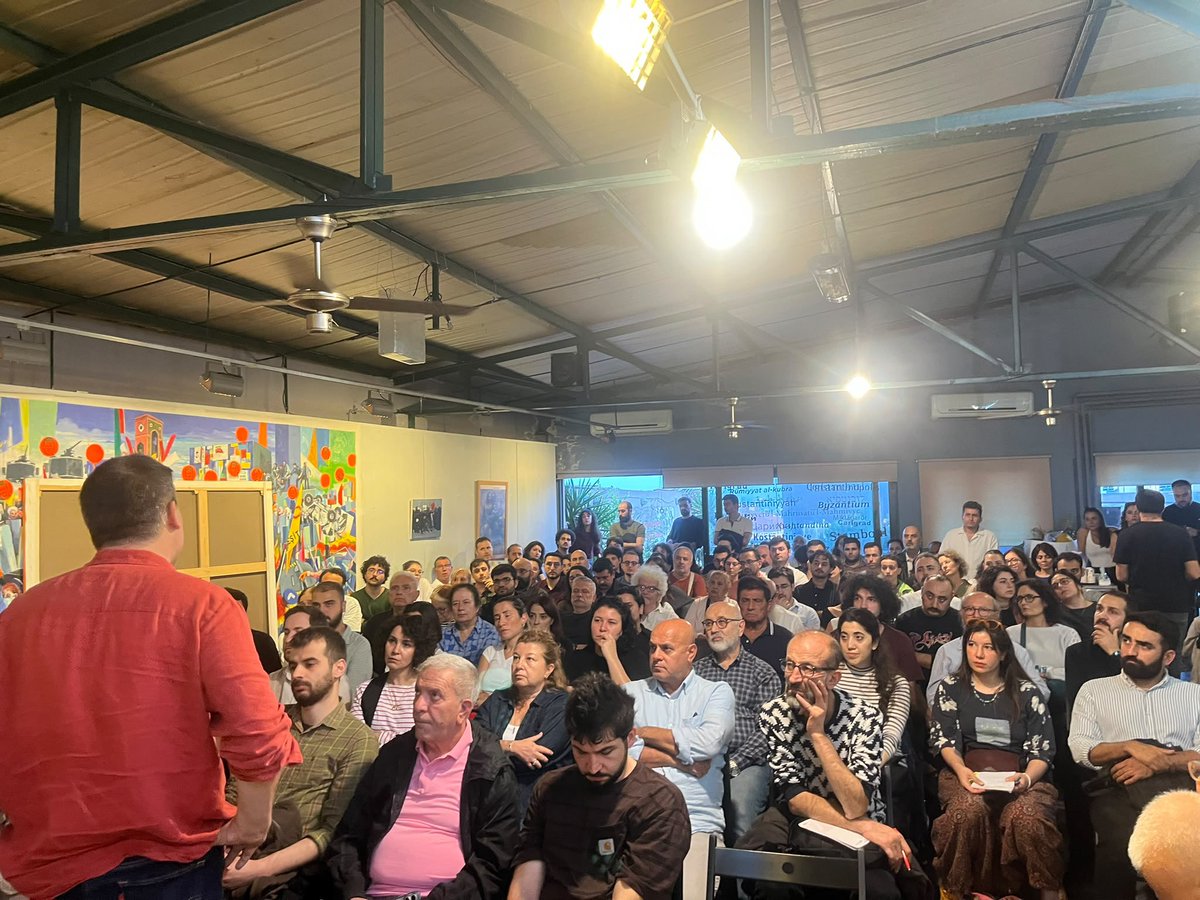 TipIstanbul's tweet photo. Beyoğlu’nda Genel Başkanımız Erkan Baş’ın katılımıyla üyelerimiz, gönüllülerimiz ve dostlarımızla toplantıdaydık. 

Önümüzdeki döneme dair mücadele kararlılığımızı tazeledik. Tüm İstanbul’u kapı kapı gezecek, Türkiye’yi vurgunculara teslim etmeyeceğiz. @erkbas https://t.co/LwwssynNMO