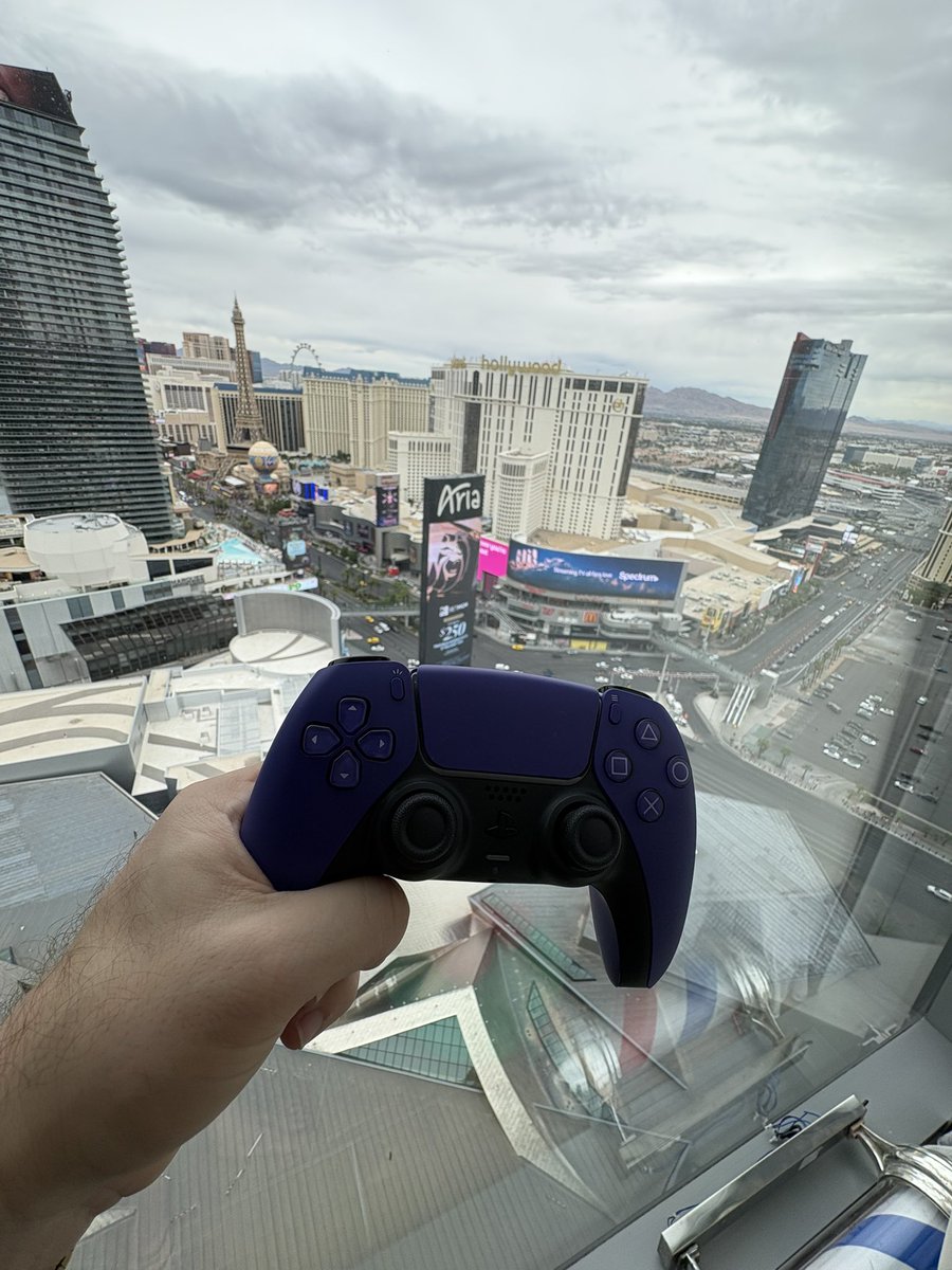 overtflow's tweet photo. video games on rainy days >> ⛈️ https://t.co/W7JogWhri1