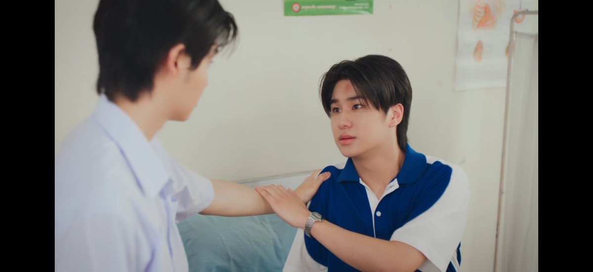 lukemickfan's tweet photo. si ruth balik ke masa lalu pas disini ga sih? kalo dari awal sadar, tapi kenapa pas disini dia kaya kaget dan bingung banget, mana nanyain tahun juga kan ke temennya, hmmm🤕🤔

RUTHJI THE FIRST RESTART
#GoodBoySeriesEP1 https://t.co/HFPMiwBRJk