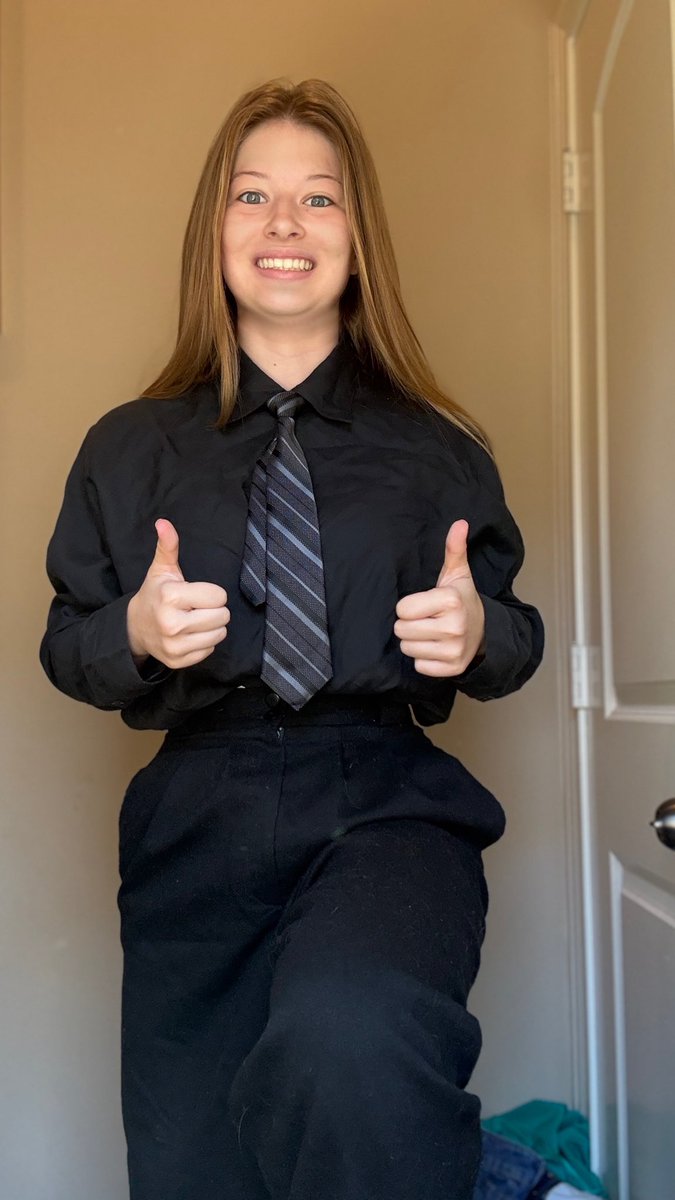 Freddifer9's tweet photo. Decided to be a villainous office worker for Halloween ig https://t.co/Gbzjy5iZH2
