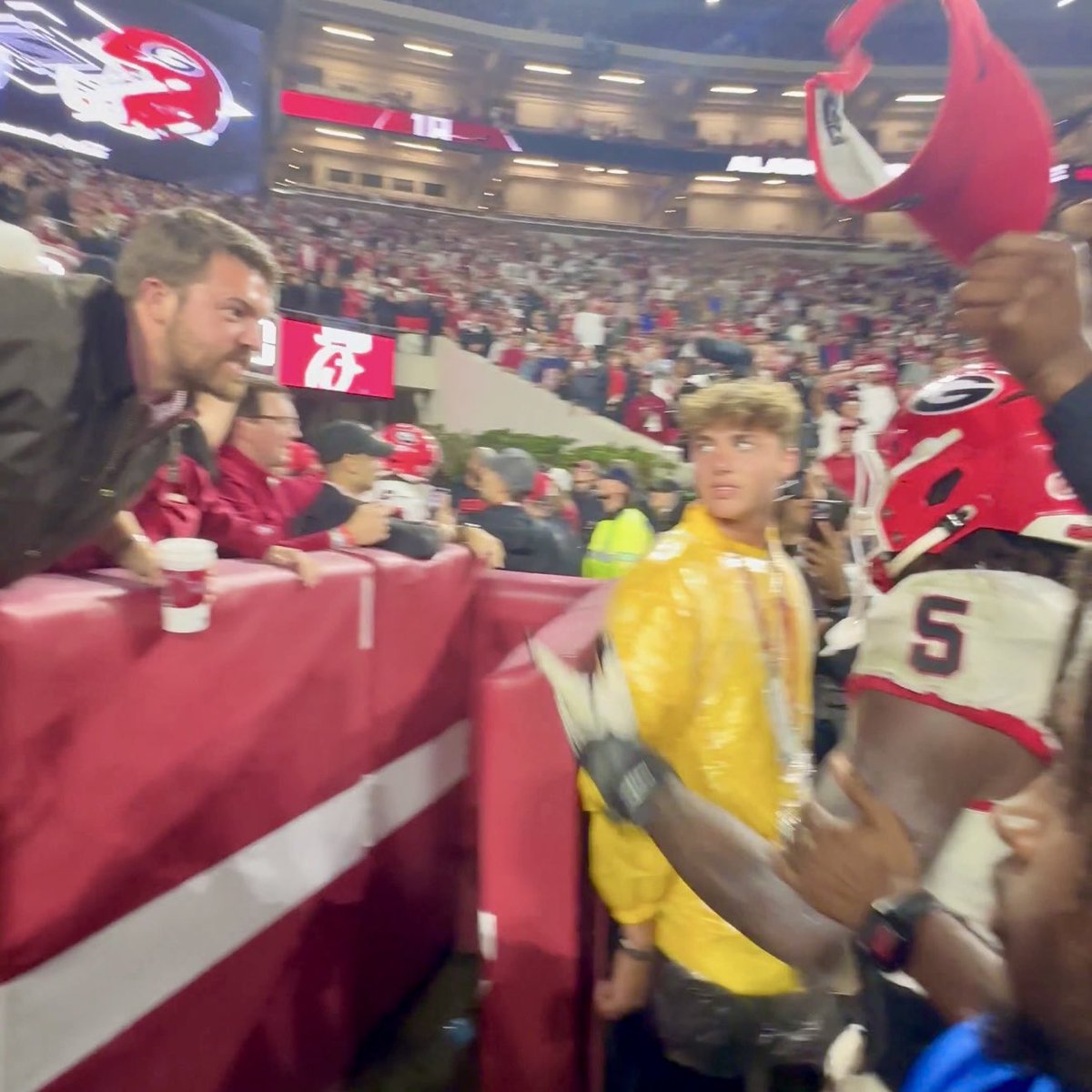 aaronleicht's tweet photo. Alabama fans: You can be sad, but you can’t throw beer cans and physically assault the players. 

Great job to @WilsonRaylen for showing maturity and poise in the face of drunken ignorance.

This “fan” should be banned. #GoDawgs https://t.co/BKtxpArz7B