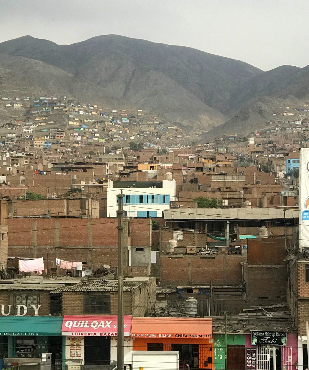 ReyEscribe's tweet photo. A casi 4 meses del terremoto en Venezuela, así se encuentra Lima Perú. https://t.co/4Ey1RGId5J
