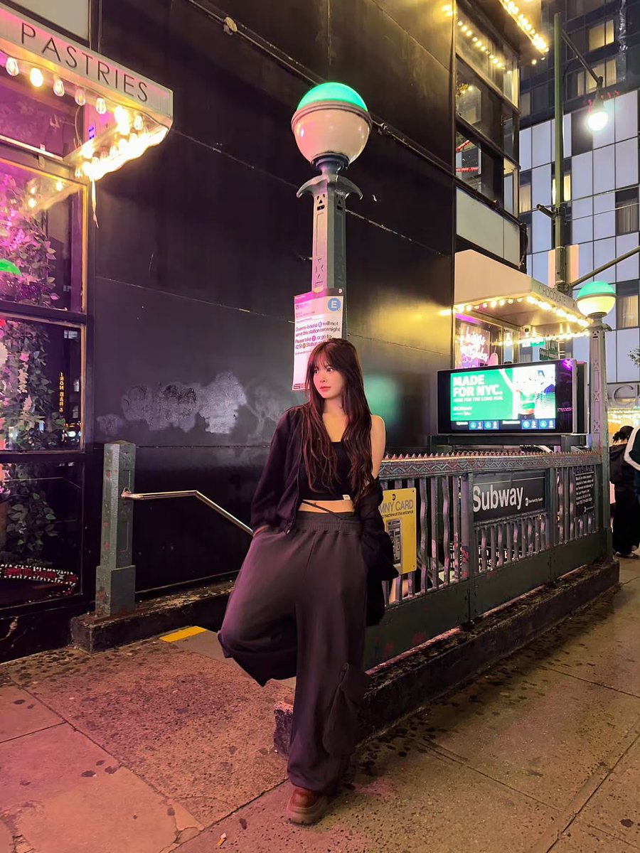 FIMBASE's tweet photo. [INSTAGRAM] 261012 | hhh.e_c.v  

(1/2)

#HONGEUNCHAE #홍은채 
#LE_SSERAFIM #르세라핌 https://t.co/BO9ddcTiyQ