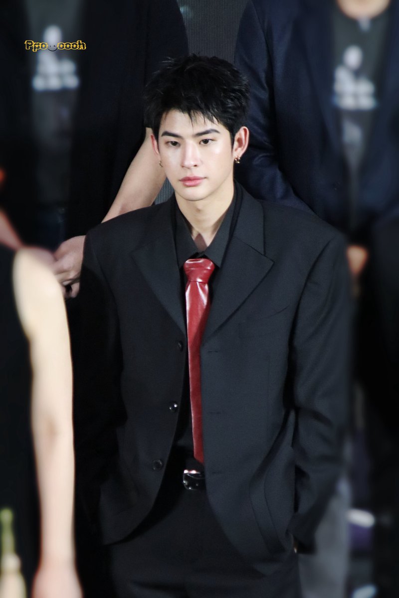 Ppo_oooh's tweet photo. “ผมไม่ได้พยายามเท่ แต่ความเท่มันติดตัวมา😝”

((ก็ว่าปายยย555))

#คุณยายวรนาฏPressCon 
#คุณยายวรนาฏ
#INHERITmovie
#mmarkpkk @mmarkpkk https://t.co/tvsS9TSVUR