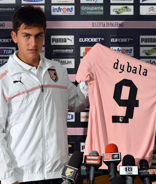 testarossanegra's tweet photo. Increíble retro eh. Tremenda calidad de camiseta, no se puede creer que la pude conseguir después de 13 años.
Palermo titular 2012-13. Dybala # 9
Abajo te dejo donde la conseguí https://t.co/PyNPQfzus7