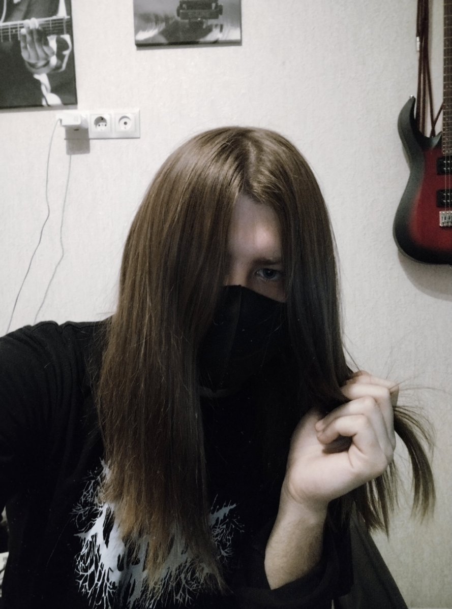 ShoddySs's tweet photo. Какая-то девочка из ПВЗ недавно сделала мне комплимент за мои волосы. Она не знает сколько боли я вложил в них (эти мрази всеравно секутся) https://t.co/vZZsTSV7ag