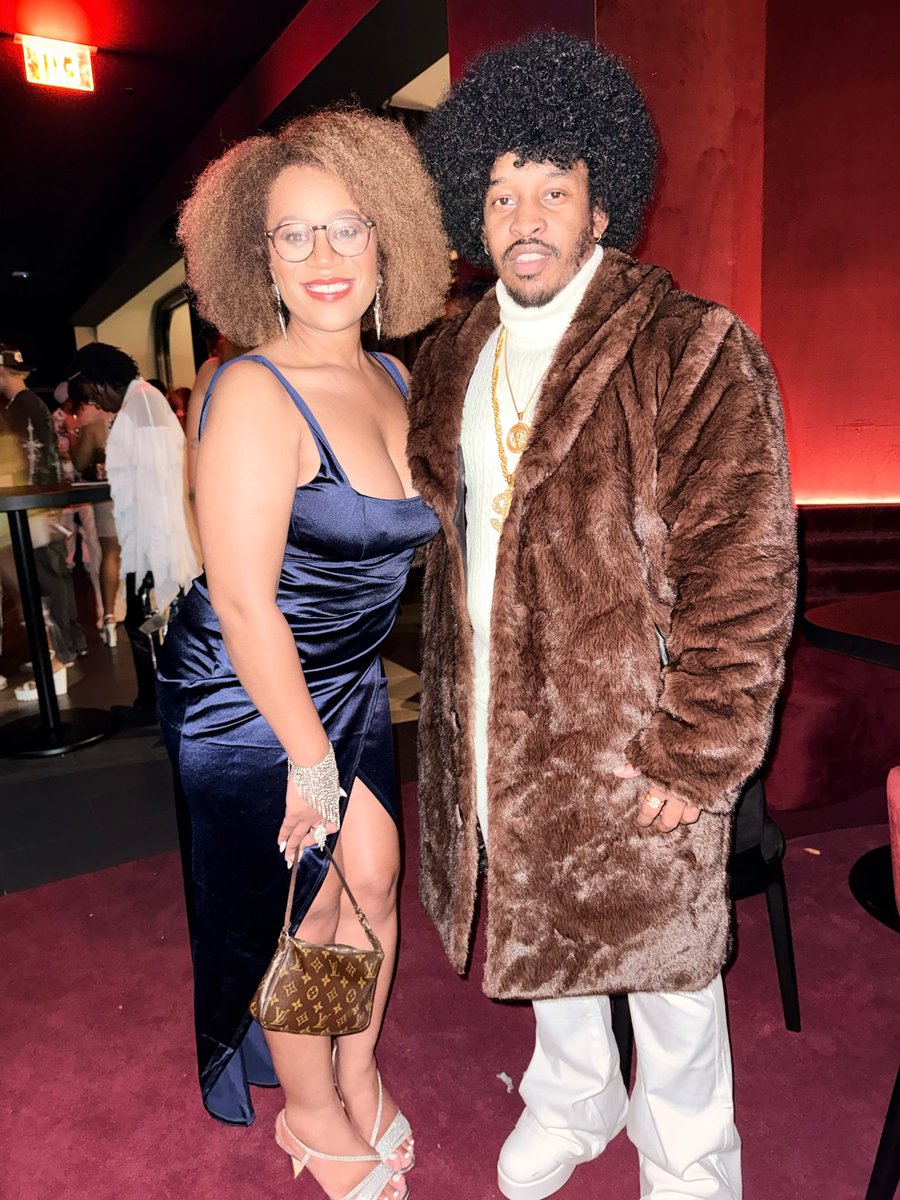 BigEsqBae_'s tweet photo. Thread of me and friends at #Eezyball https://t.co/ZxKr9M67nw