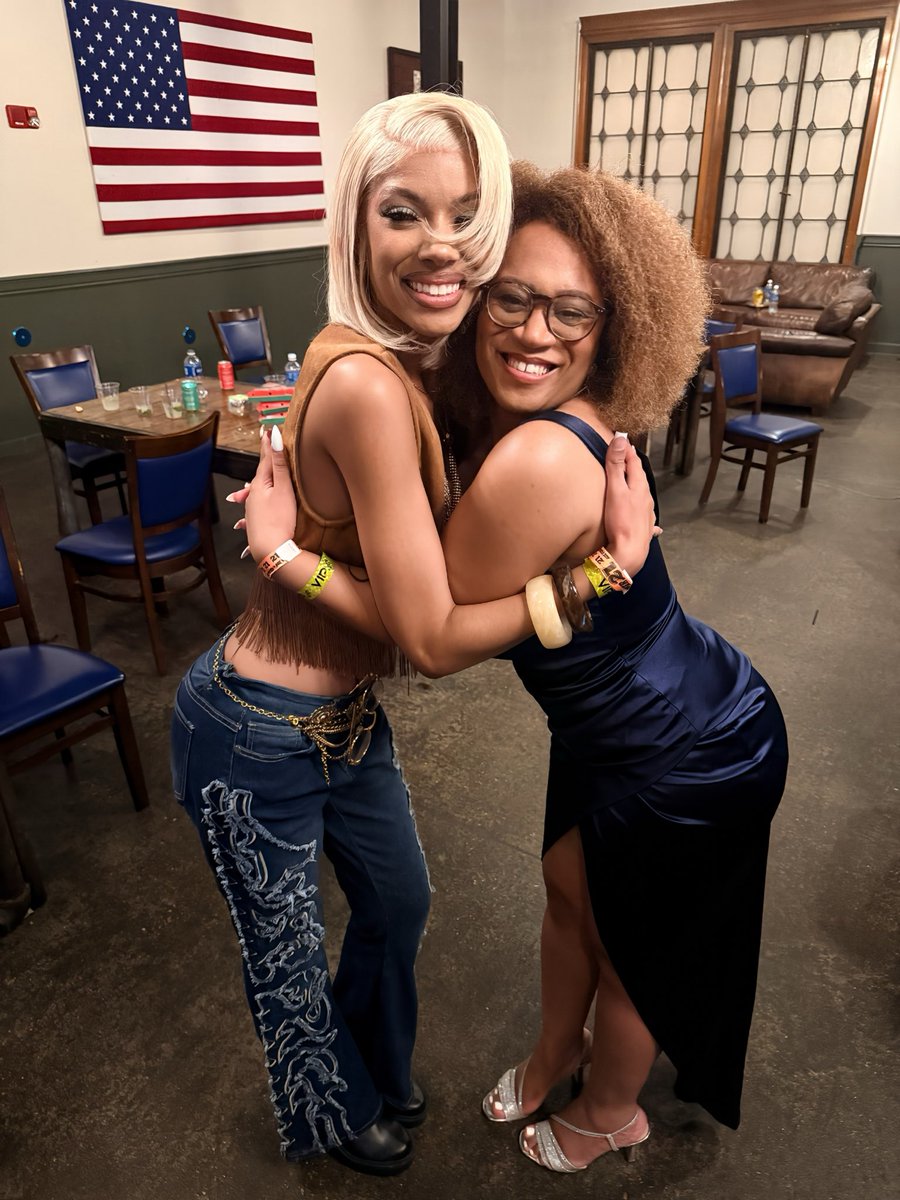 BigEsqBae_'s tweet photo. Thread of me and friends at #Eezyball https://t.co/ZxKr9M67nw