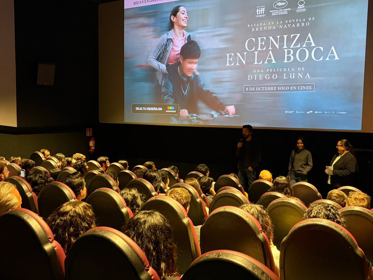 Avaloncine's tweet photo. Lleno total hoy en el pase especial de CENIZA EN LA BOCA en @CineYelmo Ideal. Un placer, como siempre, contar con su director y coguionista @diegoluna_ y su actriz principal Anna Díaz, escucharles cada vez nos da matices nuevos sobre la película. ¡Gracias a todos por asistir! https://t.co/TseP3LCTxR