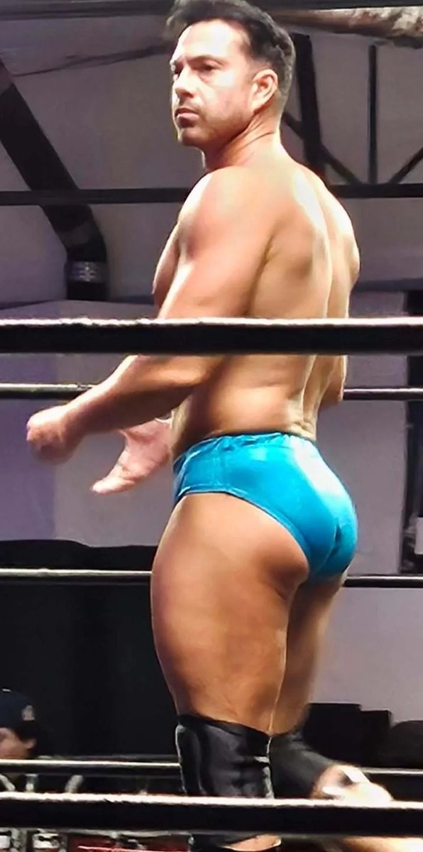 filthxparade's tweet photo. blue is his color https://t.co/bSlzbBWfOK