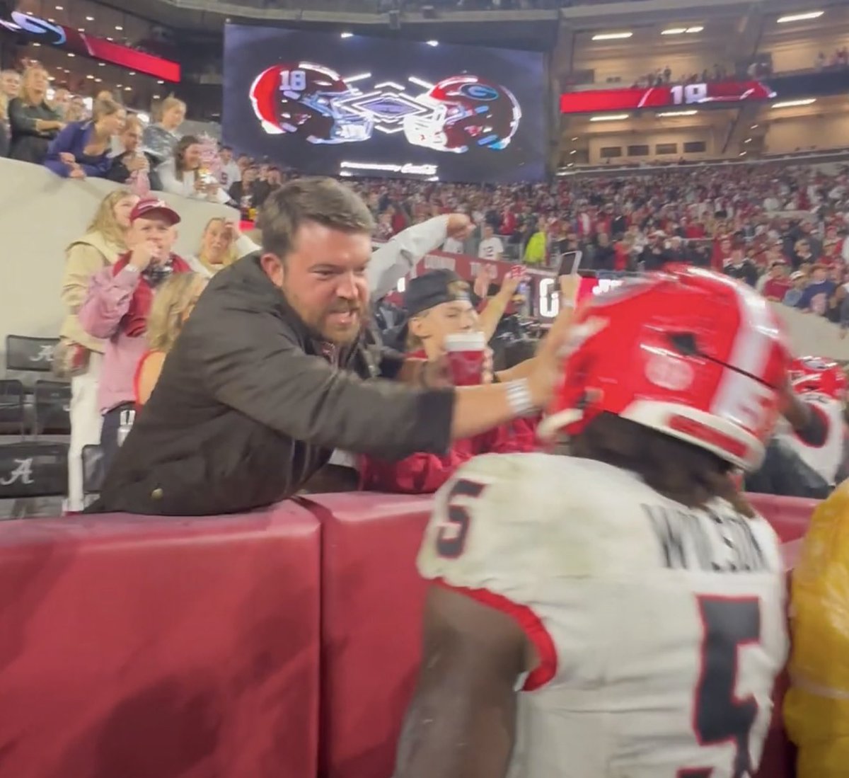 wrowston's tweet photo. @RadiNabulsi @UA_Athletics have you seen this man? What a disgrace https://t.co/3jDq7kkRmA