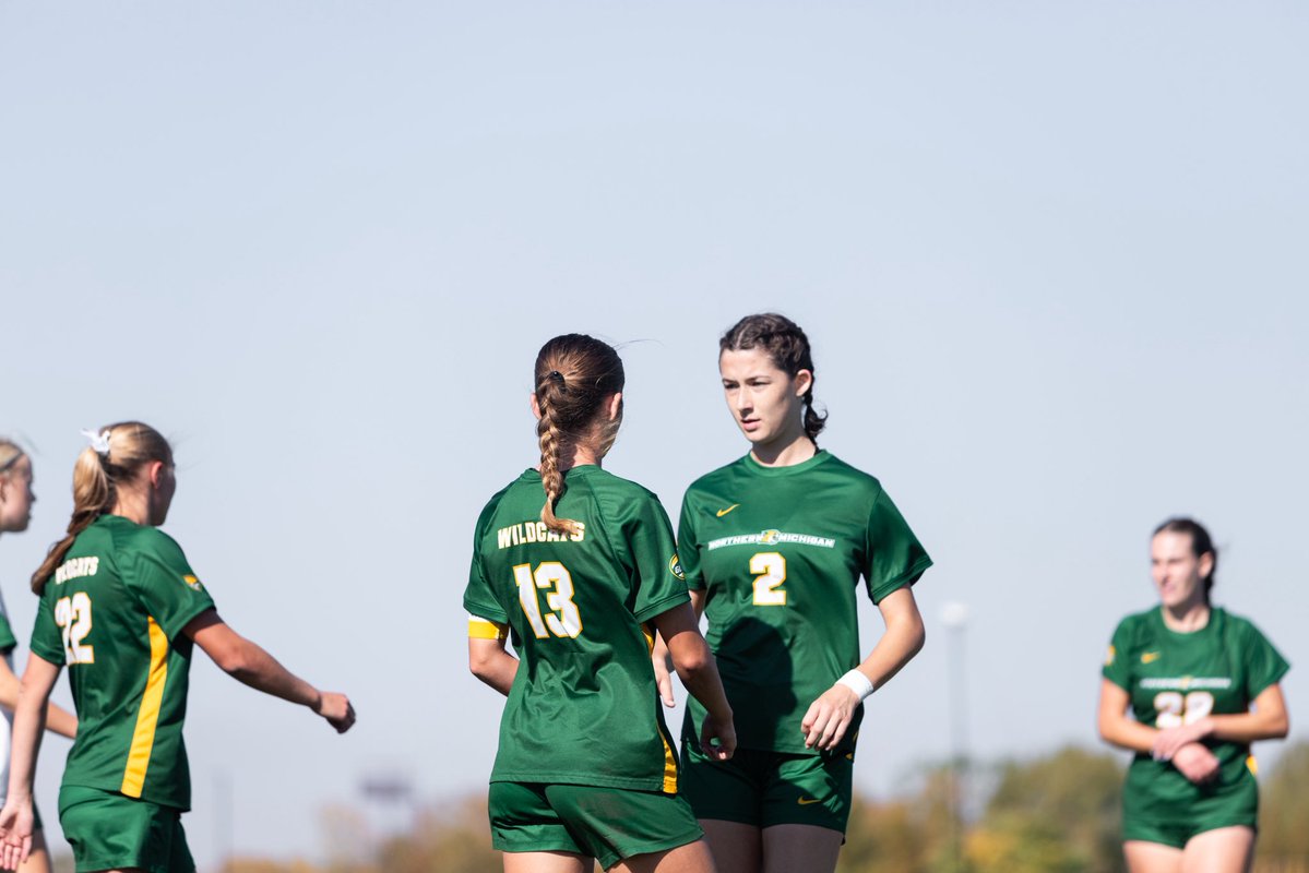 NMU_wsoccer's tweet photo. Leading by 1️⃣ at half!

#NMUwildcats | #UPtheCATS https://t.co/Q0tbj0Uzrk