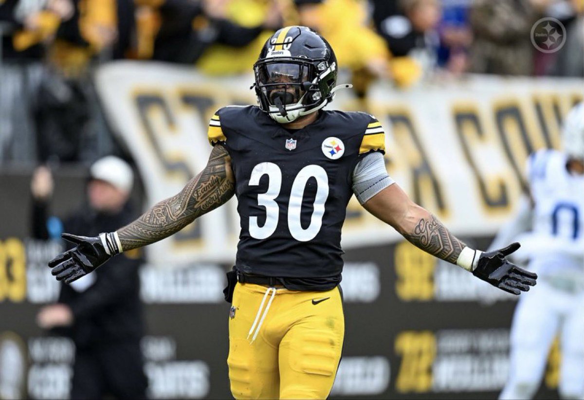 PickensBurgh's tweet photo. The fact that Jaylen Warren went from undrafted to where he is now with the Steelers. He’s the definition of a Pittsburgh Steeler.

🔥🔥🔥 https://t.co/6NbglpB1H8