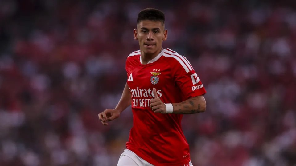BrunoFrancisc89's tweet photo. Há jogadores que por 20M são baratos. Echeverri é um deles. https://t.co/fVIQJv3ZuY
