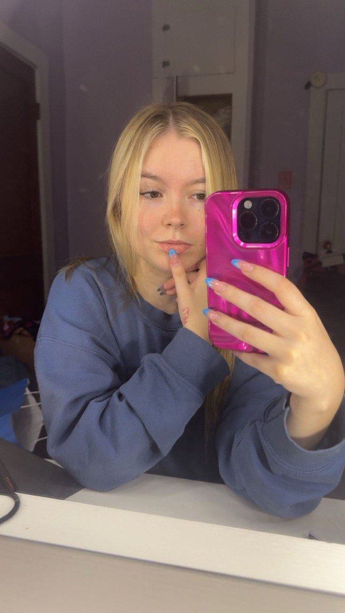 chloeluvvsxo's tweet photo. in me or on me… 😇 https://t.co/VCDgyIaQV3