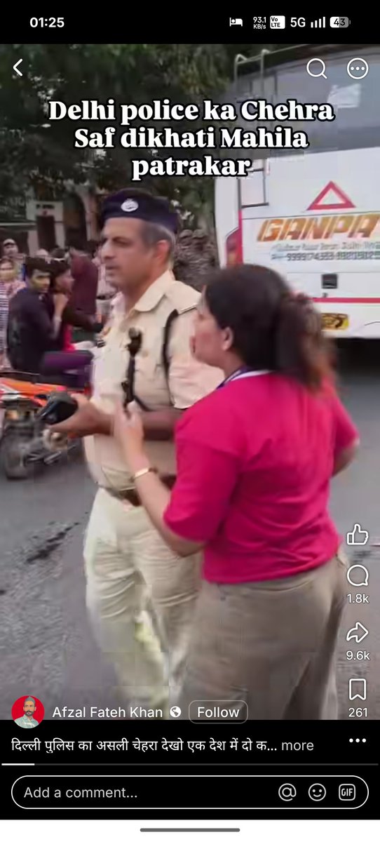 AkashTu46159840's tweet photo. @SauravDassss @DelhiPolice Ye log kuch nhi kar right right wings ke jitne bhi police wale uska photo or video se screenshot relase karo or banner laga do diwar par...! https://t.co/QovtpRUz9g