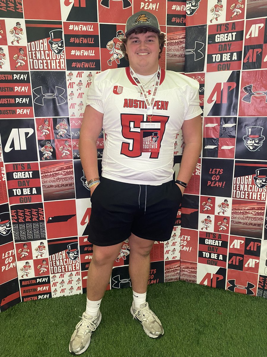 MaddoxMartin51's tweet photo. Thank you so much again to @GovsFB, @CoachFarisAPSU, @ashlynmwood and @CoachGehl for the hospitality and having me out for a gameday visit. I thoroughly enjoyed my visit and the game and I can’t wait to come back for another visit! Thank you all again for having me and my family out. #letsgopeay

@wolvescoacha
@CoachwBrooks33
@LouAlexander_
@LCWolvesFball
@Wolves_Strength