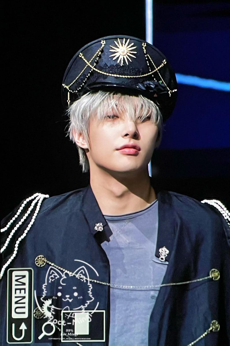 sxumyg's tweet photo. 아회색머리도예뻐………..
송민기탈색모아랑단모집합니다
일단 나 https://t.co/xh7gy9gQch