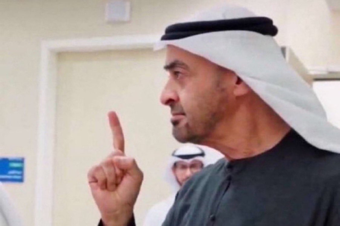 Bb10tl's tweet photo. الا سراولنه مانلبسنه https://t.co/Fiafaq9AC1