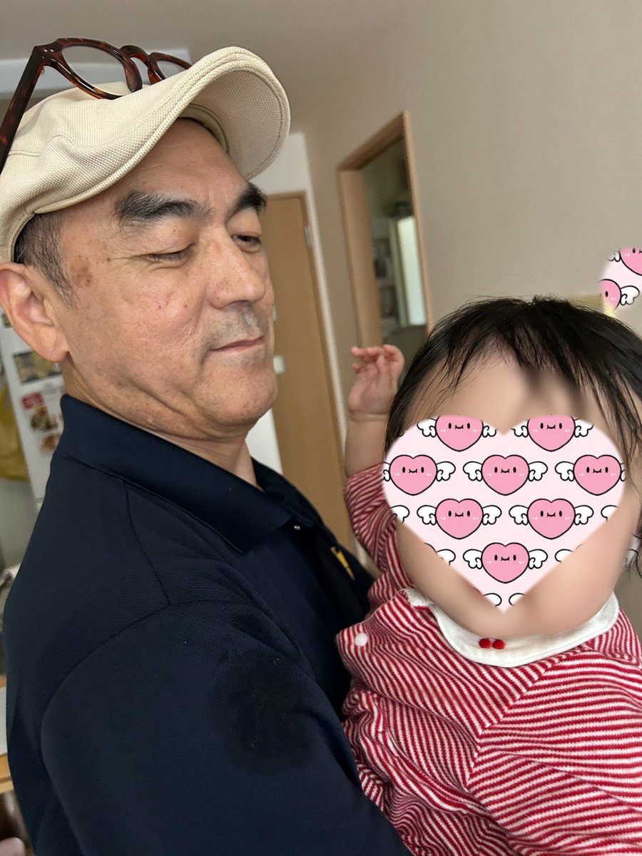 KIKU03418942's tweet photo. 孫に会いに長男夫婦のところへ
2ヶ月ぶりあった表情は(誰？この人たち？)でしたが
すぐに慣れてニッコニコ
見ていて楽しい

連休のせいか行きも帰りも移動時間3時間
ちょっと疲れたけど楽しかったねぇ

クラシックが美味い

#伊豆 #伊豆ゲートウェイ函南 #富士山 #孫 #サッポロクラシック https://t.co/q7ItlhNC2W