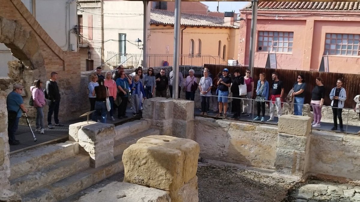 patrimonigencat's tweet photo. Visca la festa major del patrimoni cultural! 🎊 Un any més, compartim algunes fotografies de les Jornades Europees de Patrimoni, tres dies de portes obertes i centenars d'activitats arreu del país.

Gràcies a tothom qui ha fet possible les #JEP2026, fins l'any que ve 🫶 https://t.co/D5xaO1MvTw