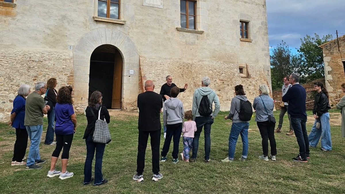 patrimonigencat's tweet photo. Visca la festa major del patrimoni cultural! 🎊 Un any més, compartim algunes fotografies de les Jornades Europees de Patrimoni, tres dies de portes obertes i centenars d'activitats arreu del país.

Gràcies a tothom qui ha fet possible les #JEP2026, fins l'any que ve 🫶 https://t.co/D5xaO1MvTw