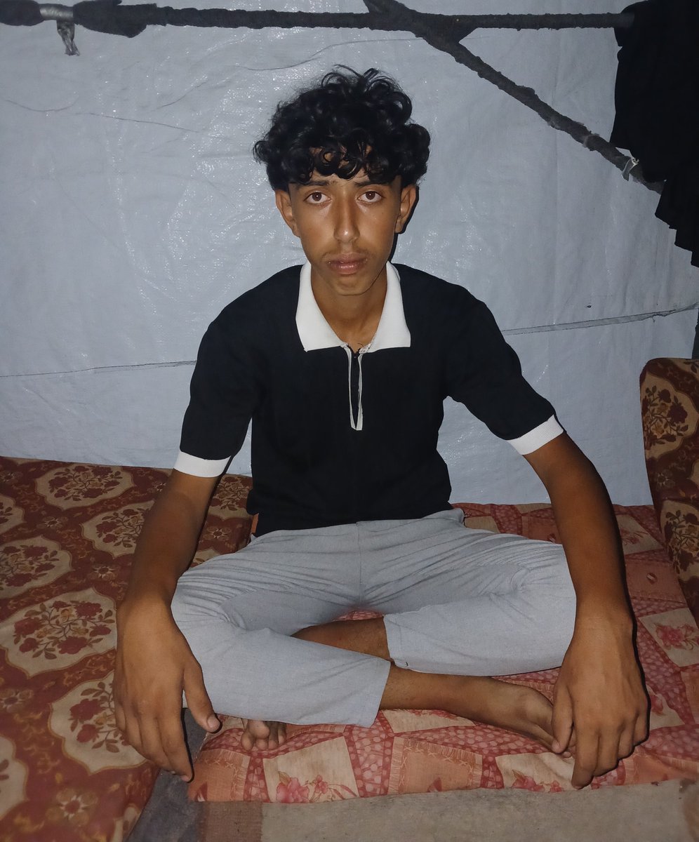 jamil_GZ's tweet photo. 🚨Some days, finding the strength to keep going is a struggle of its own.

I’m Jamil, 17, living in Gaza, trying to hold on to hope while facing circumstances no one my age should have to carry alone.

I’m asking you to give my story a chance to reach someone who can make a real difference. Even one act of kindness could change what the next few days look like for my family.

If you can, please stand with us. ❤️🇵🇸

https://t.co/SkKAxunaY8