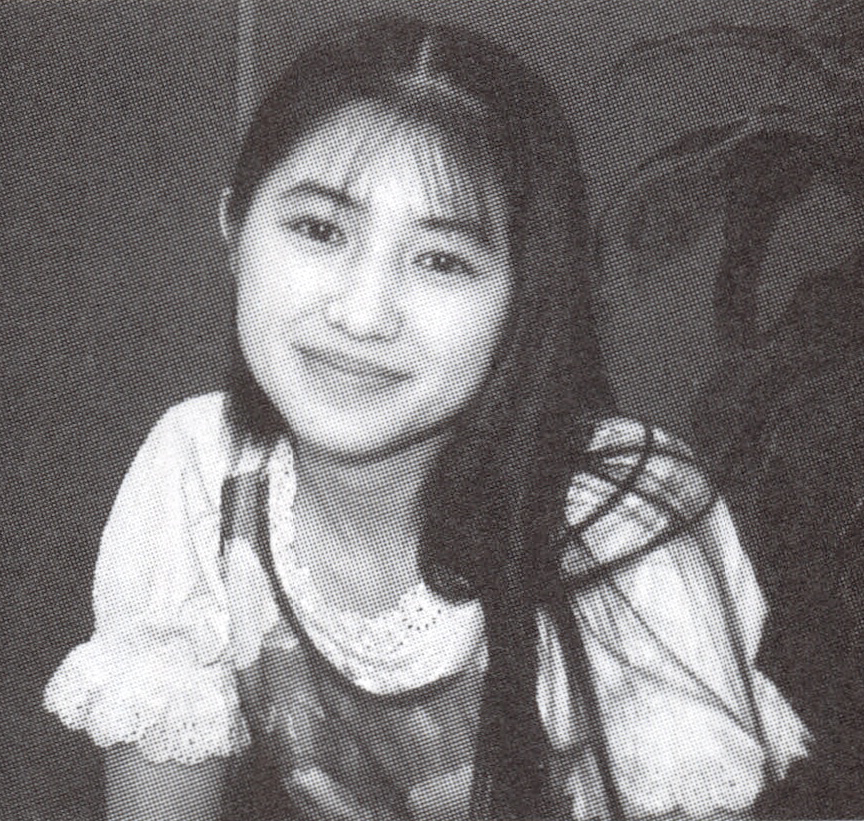 COTW_SNK_NeoGeo's tweet photo. 1/3 Meet Moe Nagasaki (長崎萌), Athena Asamiya’s voice in KOF95!

In this interview from Neo Geo Freak’s October 1995 issue, the 17-year-old newcomer discusses her first recording session, her move from Okinawa to Tokyo and her ambitions as a performer.

HIGHLIGHTS:

_Recording Athena: she was initially nervous about performing alone behind the studio glass, but the staff helped her relax.

_Acting without finished footage: drawings were used to explain the scenes, making it harder to capture the right mood.

_Kendo experience: the shouts she had practised at school helped her deliver Athena’s battle cries.

_Discovering Athena: she loved the character’s illustrations and felt energised by a heroine only 1 year older than herself.

_Learning to play: she had not yet tried Athena, but planned to practise once a Neo Geo arrived at her agency.

_Moving to Tokyo: winning an audition led her to leave high school and pursue the career she had dreamed of since childhood.

_Tomo Sakurai’s support: she describes the advice, help and remarkable energy of her senior colleague.

_Future ambitions: singing, acting, Japanese dance and a determination to keep learning through new challenges.

#SNK #NeoGeo #KOF