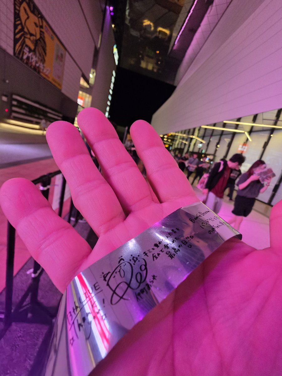 Haru78to's tweet photo. なんかこれまでで見たなかでも、一番良かったんじゃない!?   ってくらい芯の通った歌声でした!!!
めっちゃココロに響いた✨
#なかまちみられ
#ゆめみた_DIMENSIONALOVERLAP https://t.co/JL1VJLVTMq