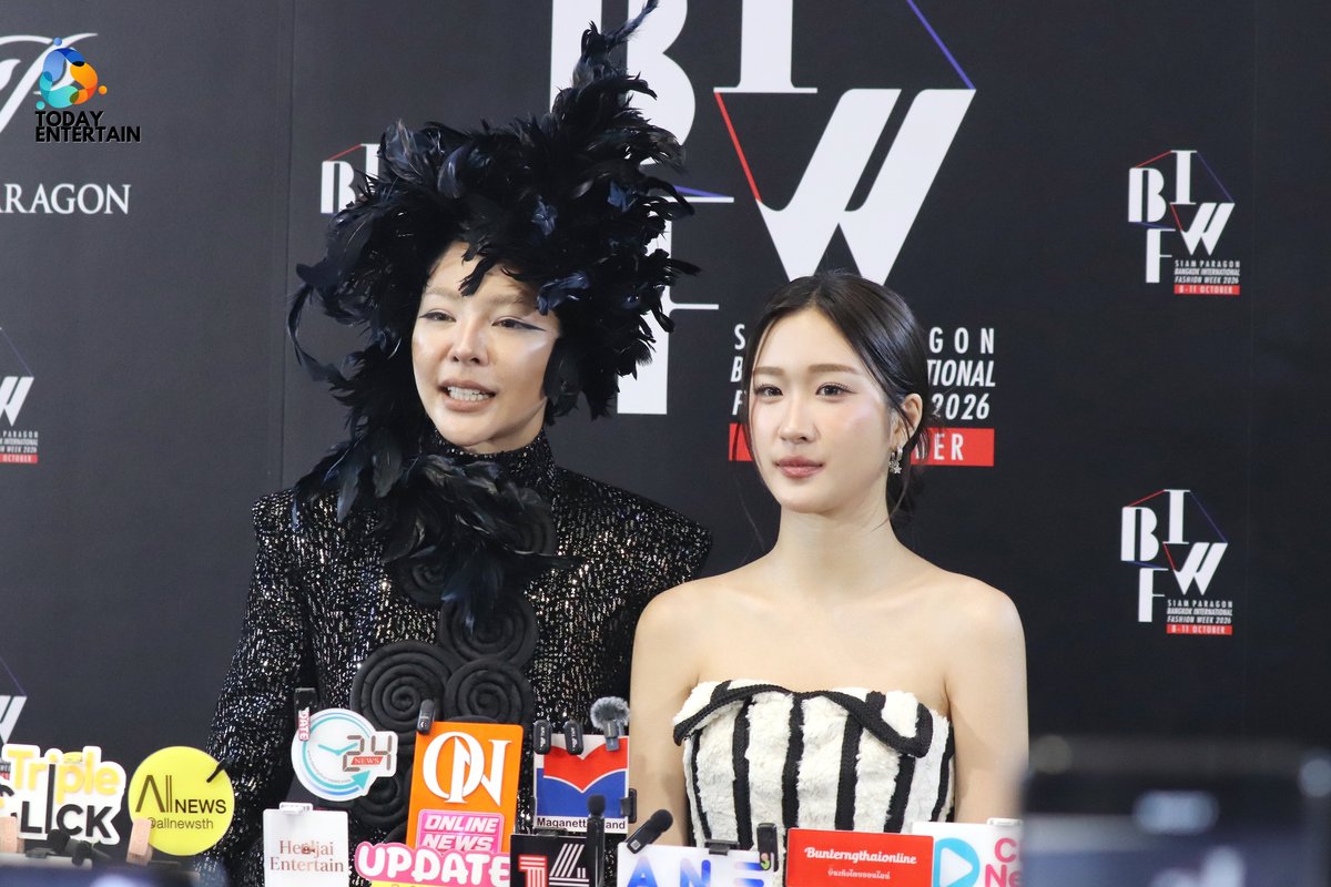 todayentth's tweet photo. “ฝ้าย - อะตอม” ช่วงสัมภาษณ์สื่อ ในงาน “Siam Paragon Bangkok International Fashion Week 2026 AT Siam Paragon”

FAYEATOM BIFW26 SIAM PARAGON
#SiamParagonBIFW2026xFayeAtom 

#FayeAtom #FayePeraya #AtomPariya 
#FLYNOW #madamefin
#SiamCenterBIFW2026 #BIFW2026 https://t.co/b3dkx2NvMo