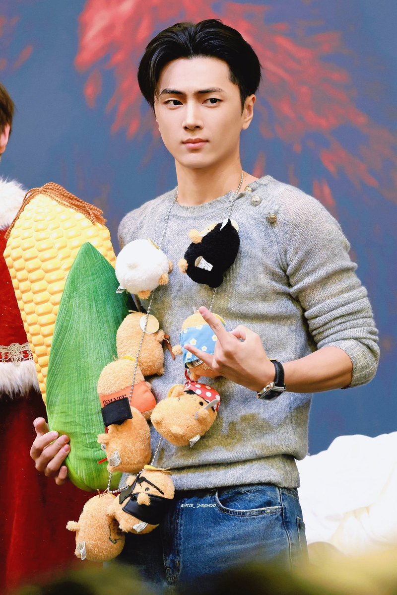 starsbyjay's tweet photo. chest. https://t.co/50ZnRXfvlR