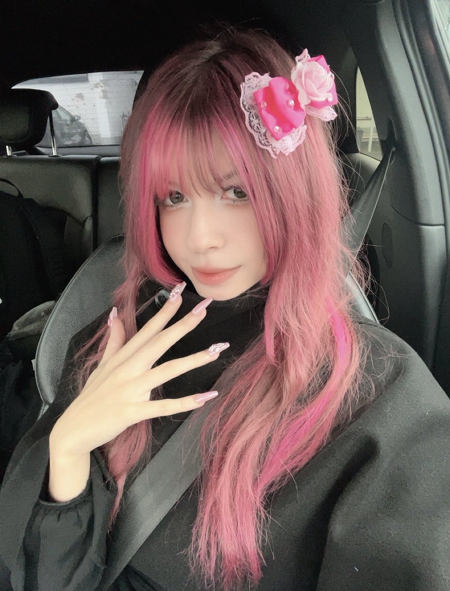 gal_niko_billa's tweet photo. meoow birthday tomorrow 🥹🎀 https://t.co/a6GHftJ1lC