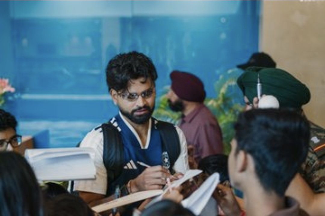 Kingkha05301776's tweet photo. @mufaddal_vohra 🚨 INDIA DEFEATED WEST INDIES AT INDORE WHILE DEFENDING A TOTAL 🇮🇳
- A memorable win for Captain Shreyas Iyer.
#Captain
#Dependable https://t.co/e9TUiyAvf6