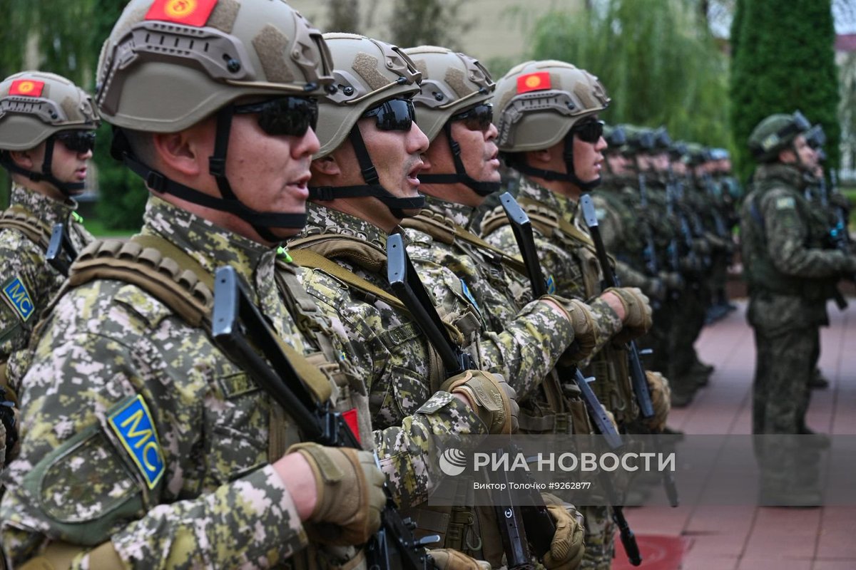 TheGreyPatriot_'s tweet photo. 🇷🇺🇧🇾🇰🇬🇹🇯 Today's opening ceremony of CSTO command-and-staff exercise “Unbreakable Brotherhood – 2026” in Vitebsk.

Part 2 of 2

#Russia #Russian #Russians #Today #ODKB #CSTO #Military #Army #Training #Tacrical #EMR #Belarus #Tajikistan #Kyrgyzstan #AK12M1 #RIA https://t.co/UPJCTHZGJu