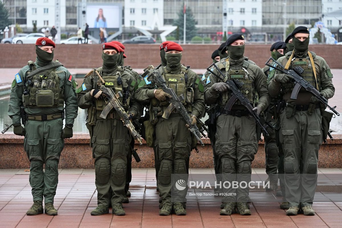 TheGreyPatriot_'s tweet photo. 🇷🇺🇧🇾🇰🇬🇹🇯 Today's opening ceremony of CSTO command-and-staff exercise “Unbreakable Brotherhood – 2026” in Vitebsk.

Part 2 of 2

#Russia #Russian #Russians #Today #ODKB #CSTO #Military #Army #Training #Tacrical #EMR #Belarus #Tajikistan #Kyrgyzstan #AK12M1 #RIA https://t.co/UPJCTHZGJu