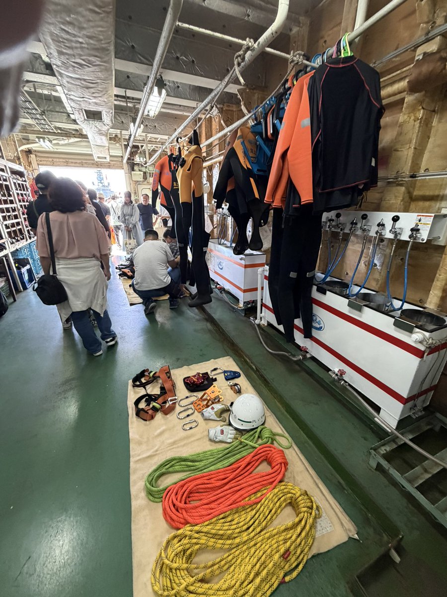 oggy021's tweet photo. 海猿さんの装備品
いづ
川崎港まつり https://t.co/QO7SwKhR2Z