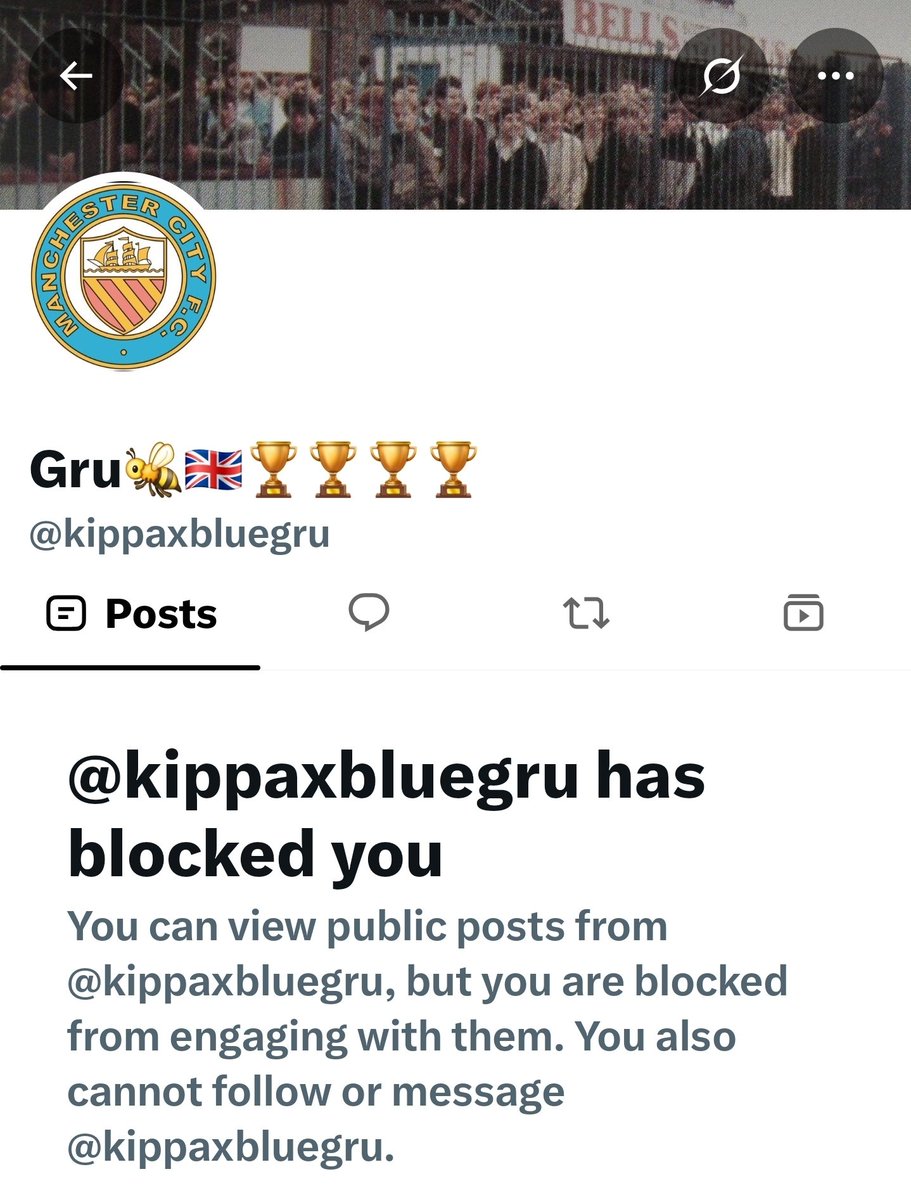 Mooey_LFC's tweet photo. @britheblue1979 @ManCity You gonna threaten me with your lawyer 😂😂😂 Or your burner account then block me straight away you shithouse 😂😂😂 https://t.co/VU7egYmLQw