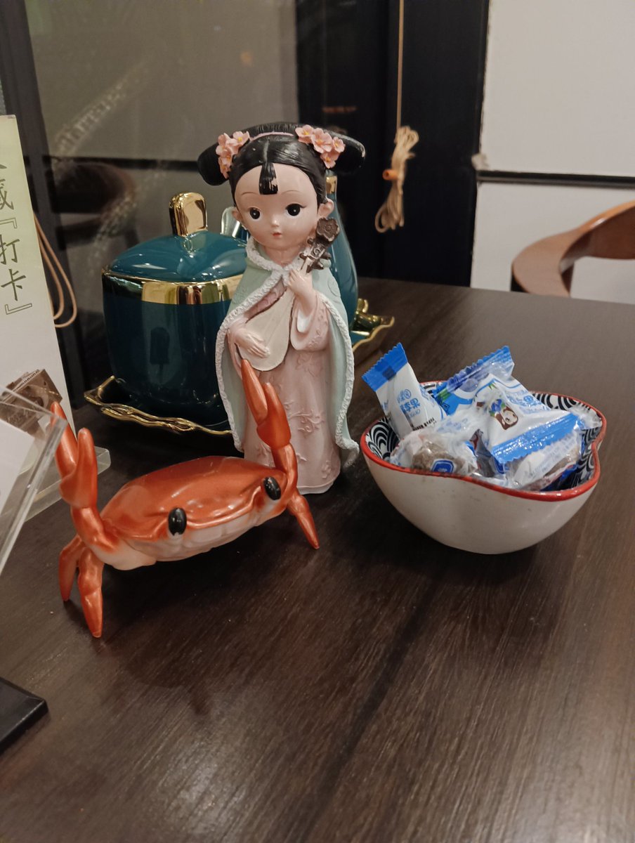 hoeneneng's tweet photo. [デスクで钟馗が来炒（くるいた）、炒めて食べる！] https://t.co/7unqV1S3ZC