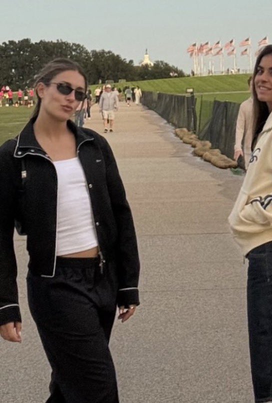 FCBapologistt's tweet photo. im crying man all she brought to dc was this dior jacket and a dream https://t.co/g57nfdgzGI