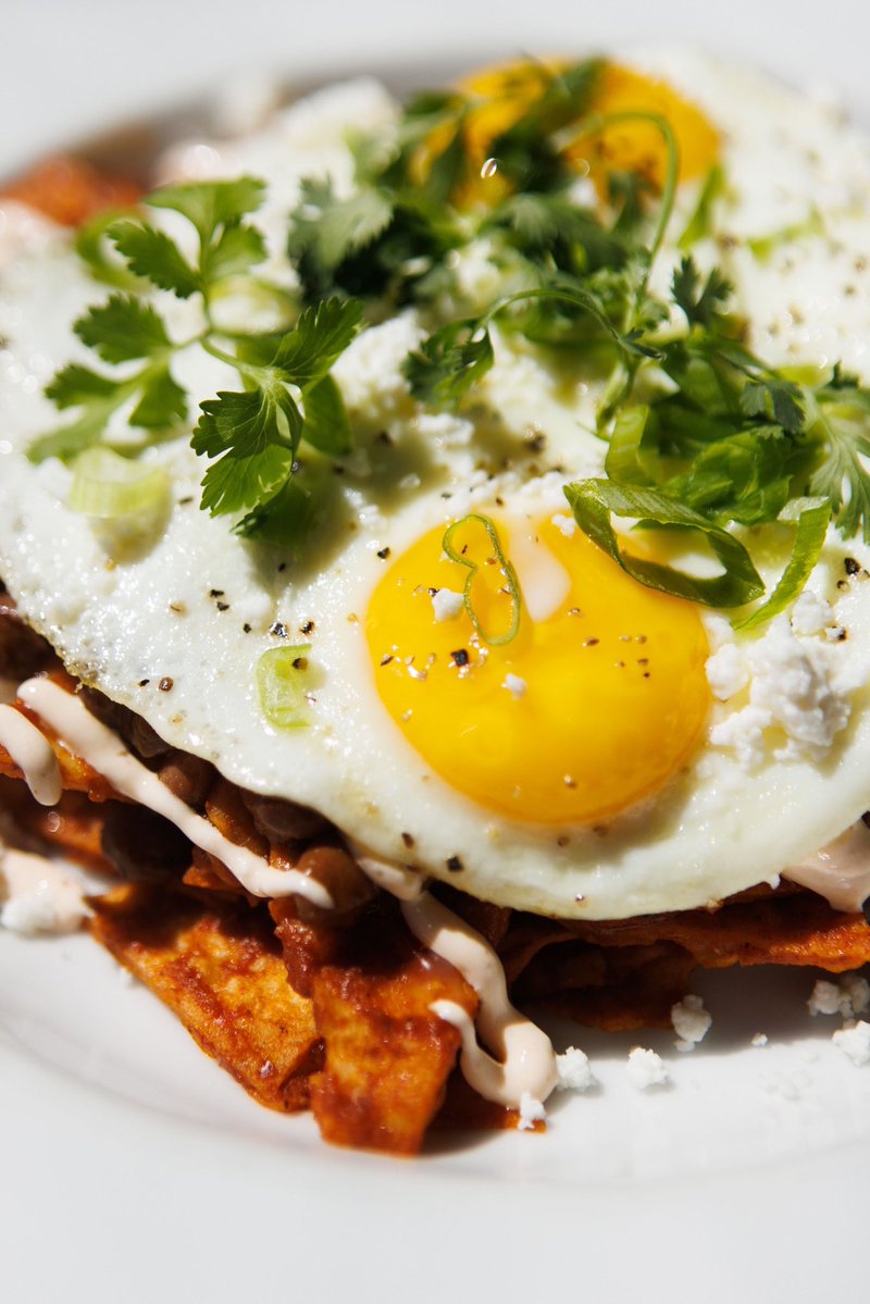 OriginalNFV's tweet photo. RP #KitchenDoor #Napa 

Weekend #brunch deserves more than the usual☀️🥂

Enter the #Chilaquiles
Crunchy, saucy, savory, and just spicy enough to wake up your weekend

Come hungry.

📸: Sarah Anne Risk

#kitchendoornapa #downtownnapa #brunch #patio #fullbar
📸: Sarah Anne Risk https://t.co/jBDTY79Uh4
