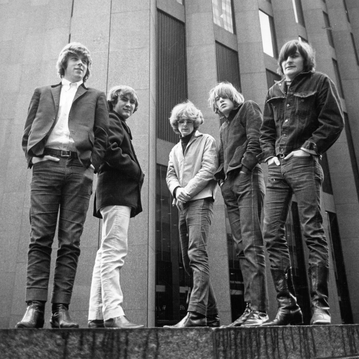 thisisrockmag's tweet photo. ‘Fifth Dimension’ de The Byrds, la obra de 1966 que transformó el folk rock y abrió paso a la psicodelia americana este mes en la revista This Is Rock ⚡
Sigue leyendo en 👉 https://t.co/xw7BmQt1r9
#thebyrds #folkrock #psychrock #thisisrock https://t.co/qsIhHnlfFF