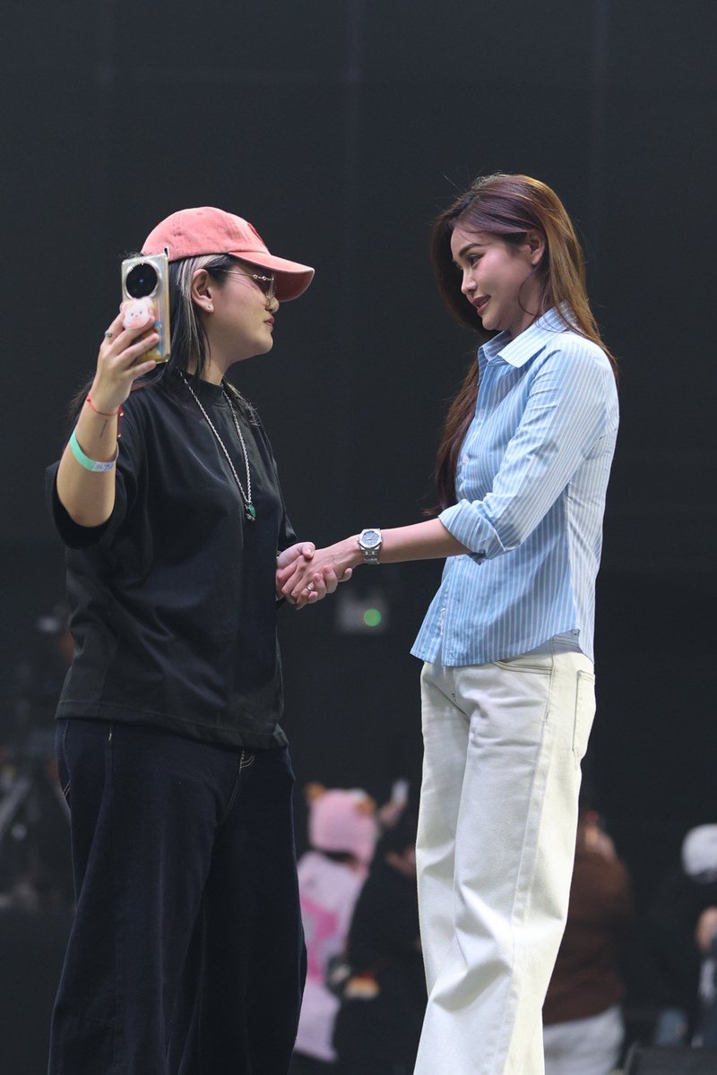 Jiddee_mommyeng's tweet photo. แม่อย่างช้าน 🤝ถ้าเลือกจับมือใครแล้ว ไม่มีวันปล่อยมือง่ายๆแน่นอน 🤱🏻แม่ไม่มีวันปล่อยมือนะลูก https://t.co/u7ynxDrtgq