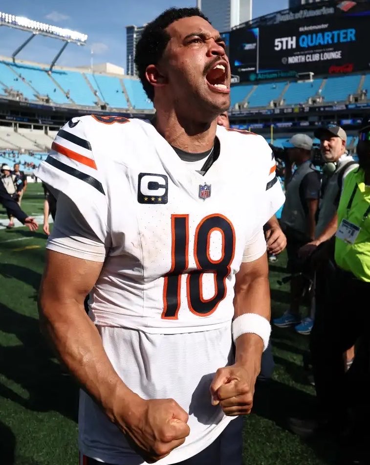 bearszn's tweet photo. I miss Caleb Williams. 

Come back soon 18. https://t.co/CJhe5ryEhX